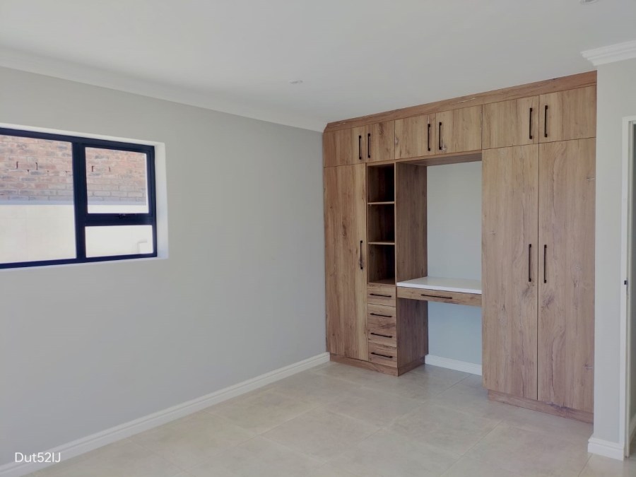 3 Bedroom Property for Sale in Fraaiuitsig Western Cape